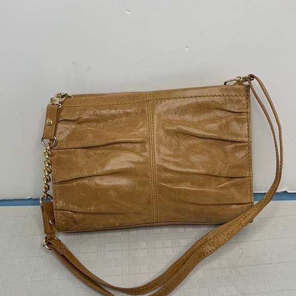 The sak Iris Demi Clutch in tan - Picture 1 of 8